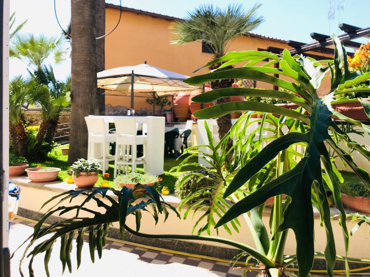 Villino Gregoraci Relais Bed & Breakfast Santa Marinella Exterior photo