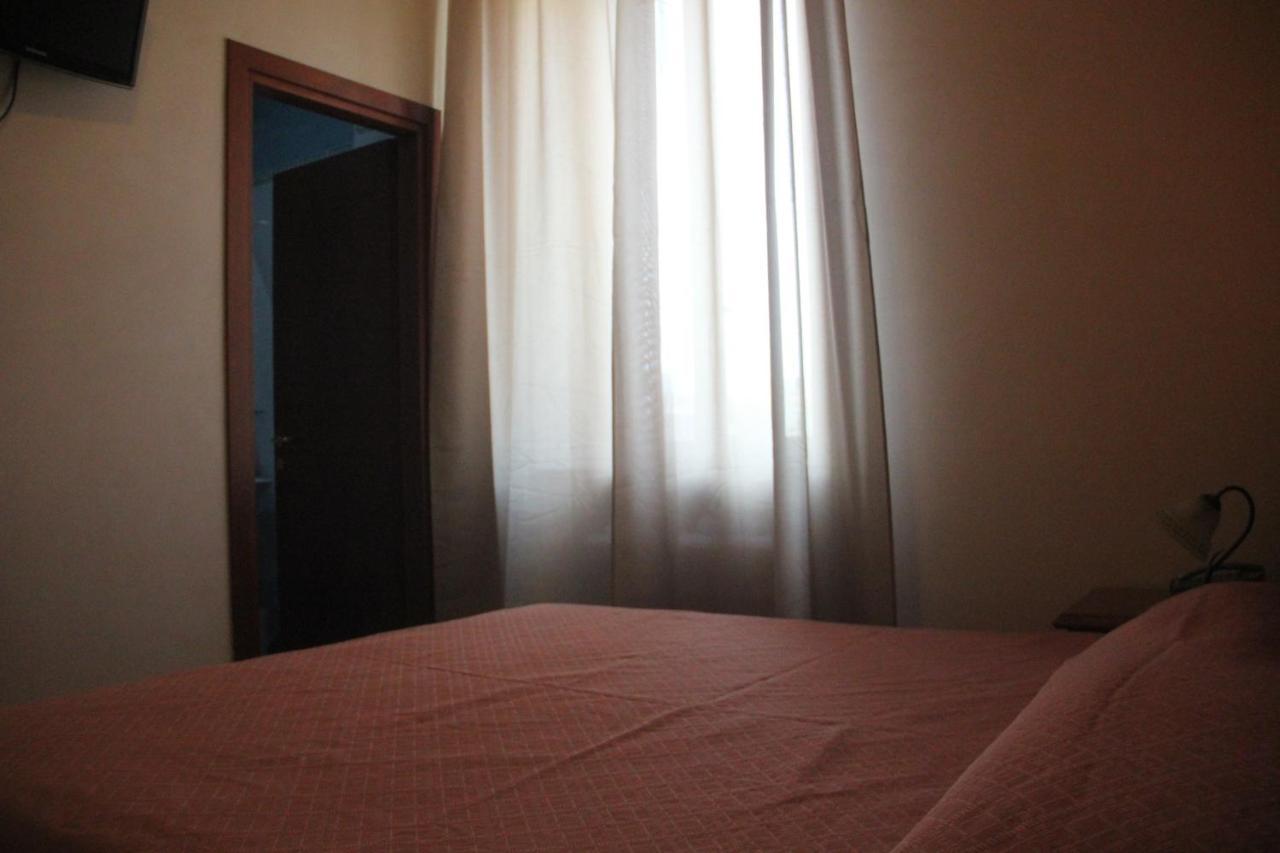 Villino Gregoraci Relais Bed & Breakfast Santa Marinella Exterior photo