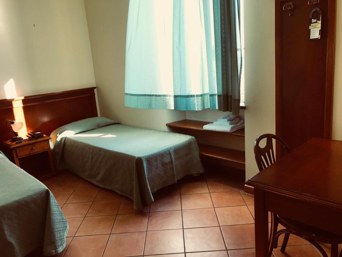Villino Gregoraci Relais Bed & Breakfast Santa Marinella Exterior photo