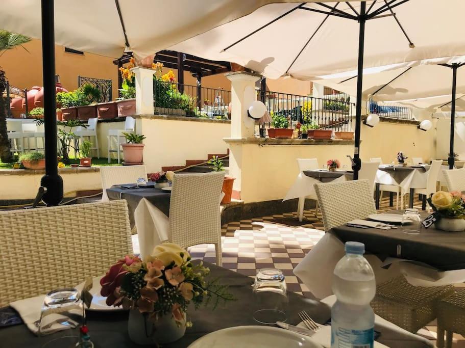 Villino Gregoraci Relais Bed & Breakfast Santa Marinella Exterior photo