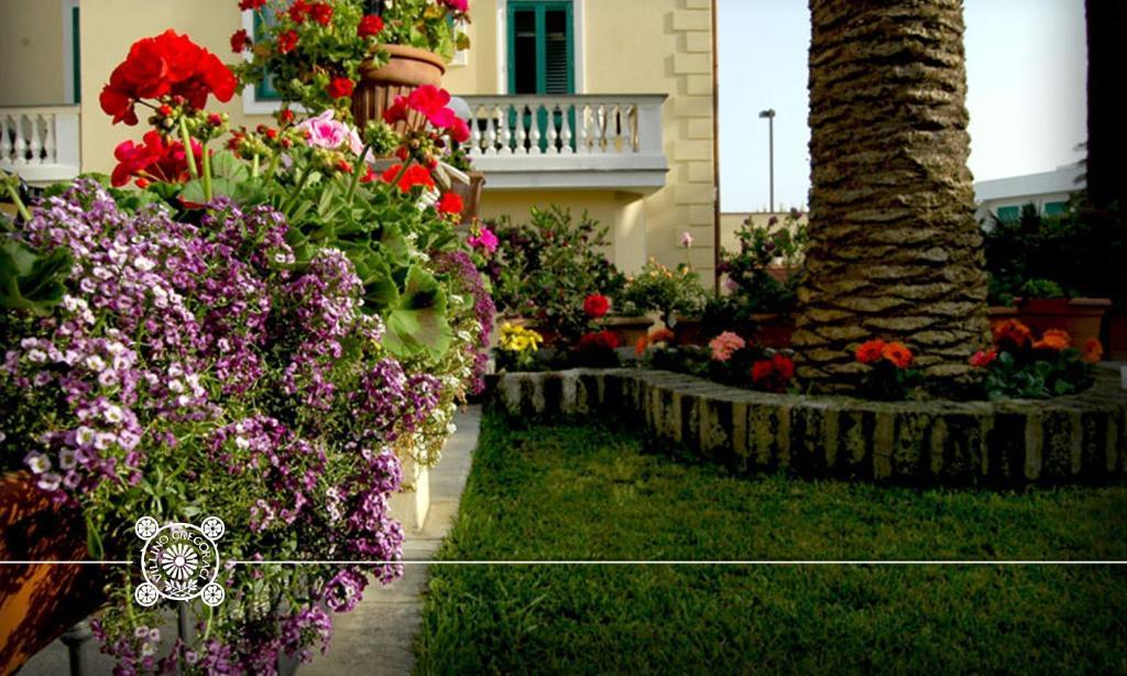 Villino Gregoraci Relais Bed & Breakfast Santa Marinella Exterior photo